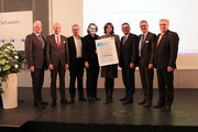 v.l.n.r. Dr. Andreas Kopton, Thomas Kiechle, Stefan Schimpfle, Eva Weber, Ilse Aigner, Franz Josef Pschierer, Klaus Fischer, Hans-Peter Rauch (Foto: Andrea Henkel, aitiRaum)