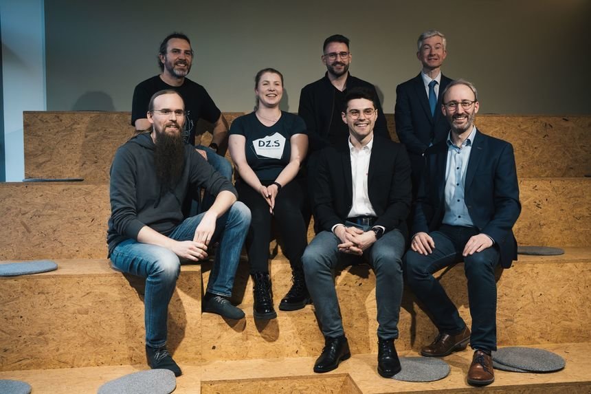 v.l.n.r.: Peter Knauer, Tiago Manczake, Sarah Nowotsch, Martin Kolb, Moritz Lang, Prof. Dr.-Ing. Kay Werthschulte, Prof. Dr. Dominik Merli